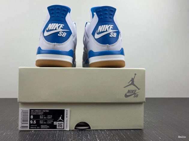 Boostmaster lin Jordan 4 Retro SB DR5415-104 0806